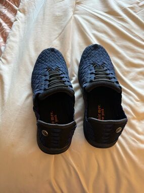 bernie mev. Navy Woman’s  Woven Slip-On Sneakers